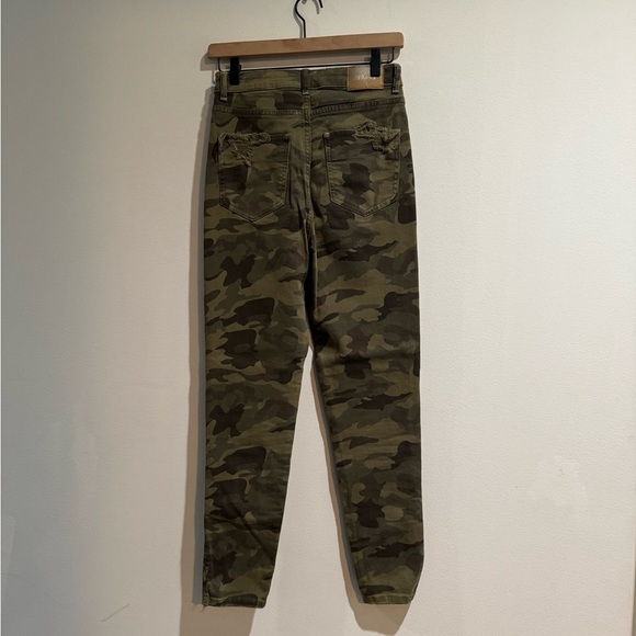 ZARA Women's Camouflage Skinny Jeans - Picture 2 of 3
